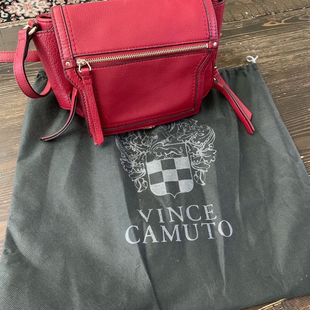 ⛔️SOLD⛔️ SOL⛔️Vince Camuto leather crossbody bag